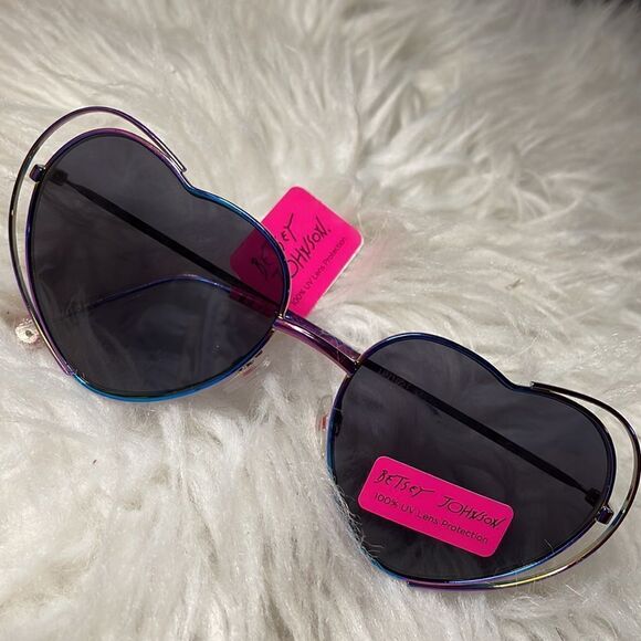 Betsey Johnson sunglasses - Picture 2 of 6
